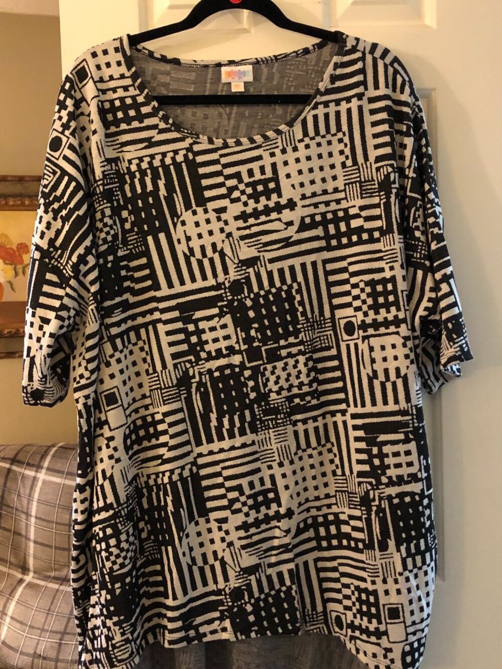 289  IRMA TUNIC 3X LULAROE